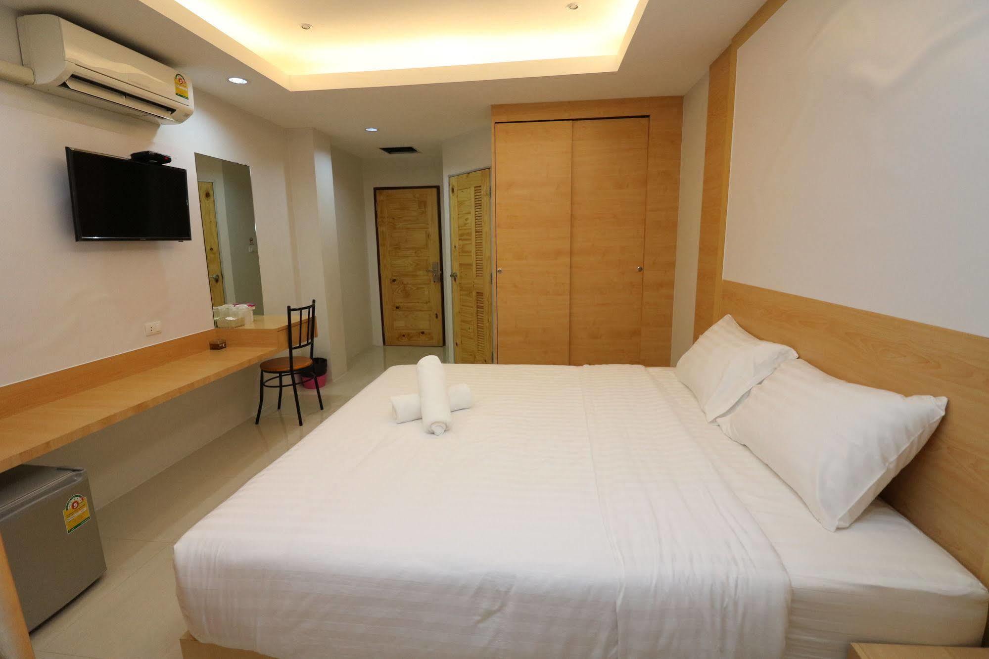 Hotel Calivefornia 2016 Chiang Rai Esterno foto