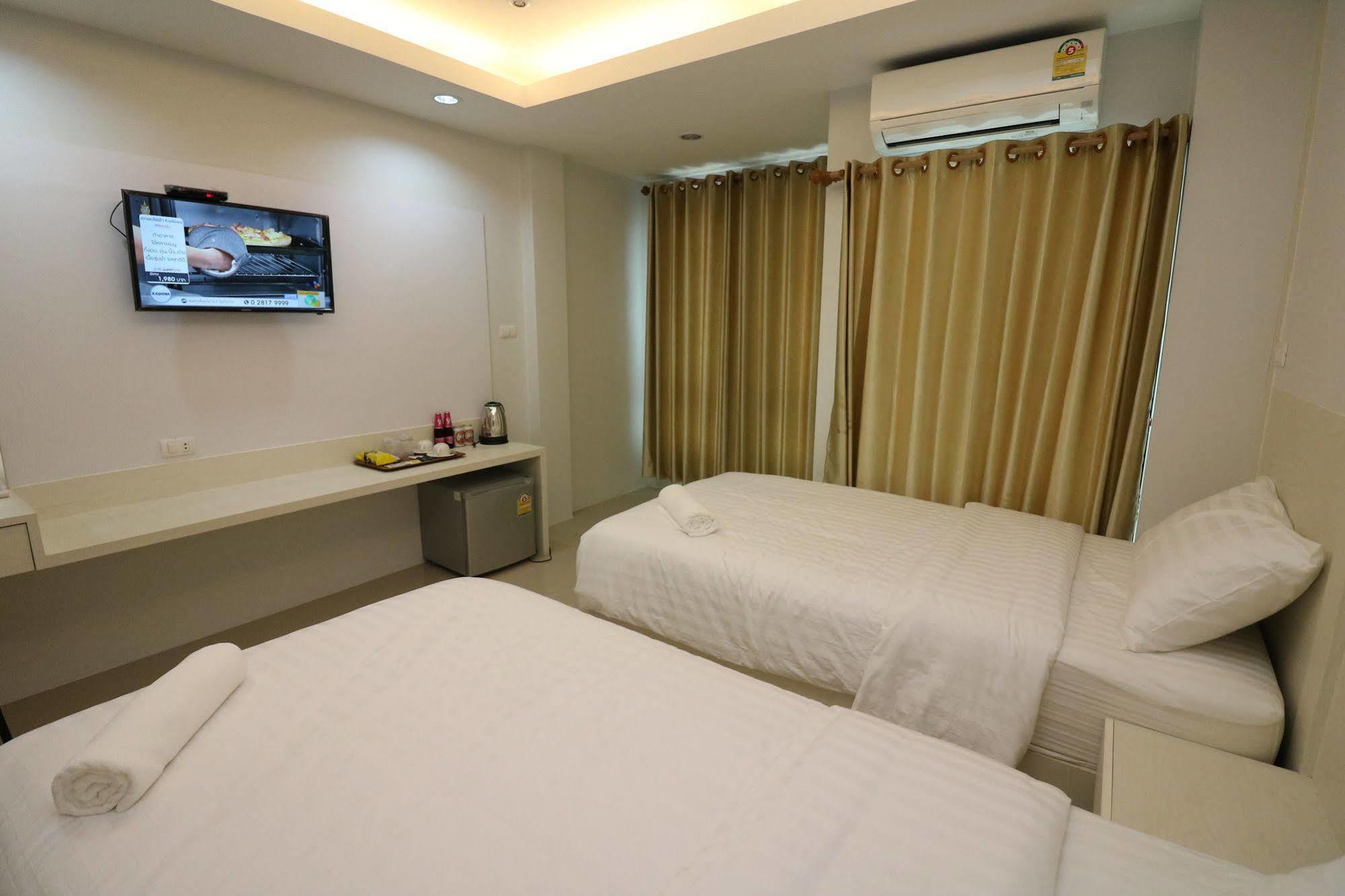 Hotel Calivefornia 2016 Chiang Rai Esterno foto