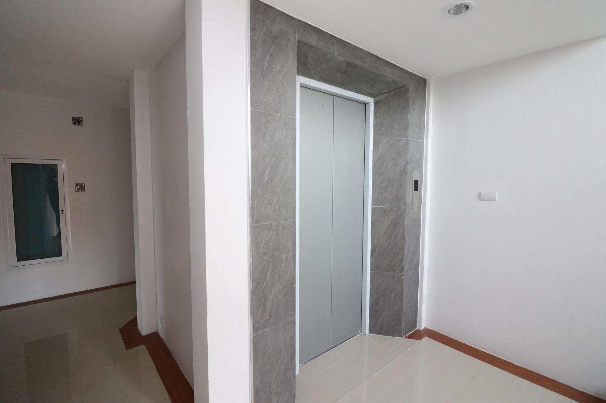 Hotel Calivefornia 2016 Chiang Rai Esterno foto